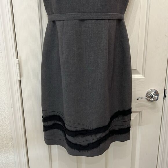 Tahari Gray And Black Sheath Midi Dress Scoop Neck Sleeveless US Size 10 Lined - Picture 5 of 12
